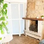 Casa Nella Roccia