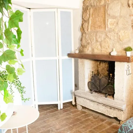 Casa Nella Roccia