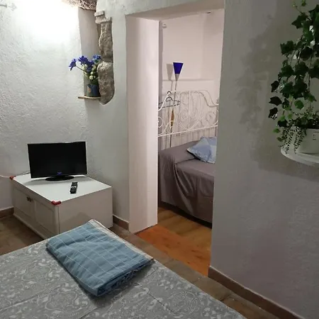 Casa Nella Roccia *